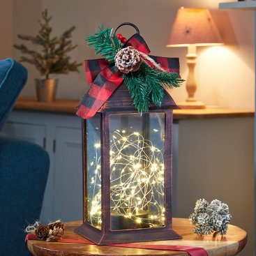 Light-Up-Shortbread-Lantern-REVISED-ANGLE-Christmas-Phase-2022-JL - M&S  Corporate Gifts